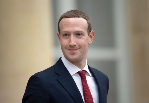 Mark Zuckerberg has an estimated IQ of 152.